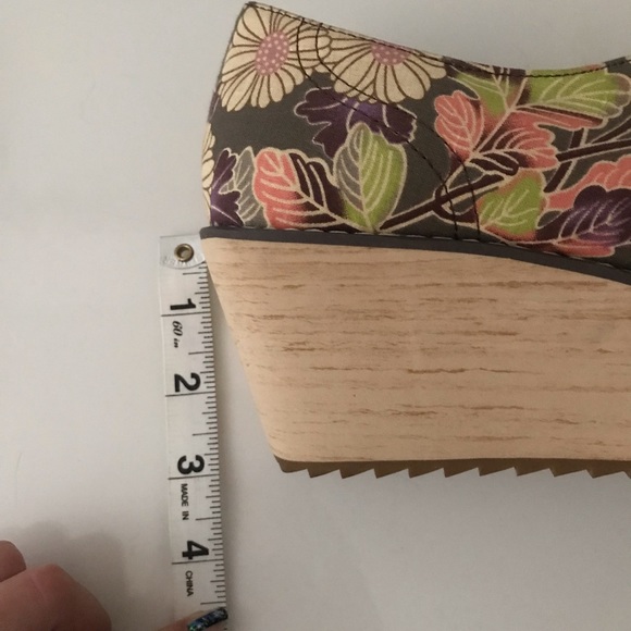 Shelly’s London | Floral Flatform Size 39 - Picture 6 of 6